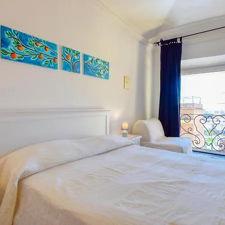 Apartment 2 Bedroom Lovely In *
