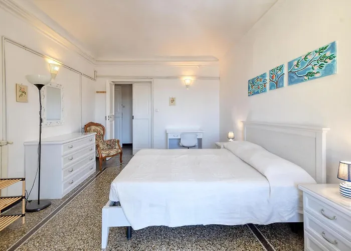 2 Bedroom Lovely In 아파트 제노바